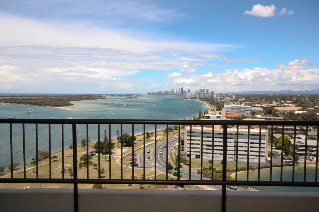 Broadwater Shores Waterfront Apartments Gold Coast Exterior foto