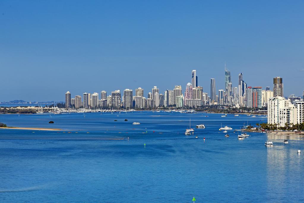 Broadwater Shores Waterfront Apartments Gold Coast Exterior foto